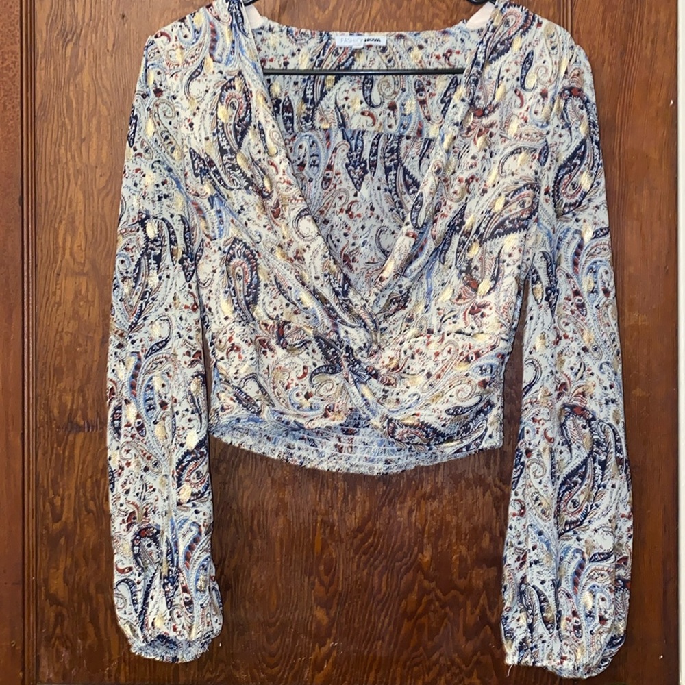 Woman’s fashion nova blouse. Size small.